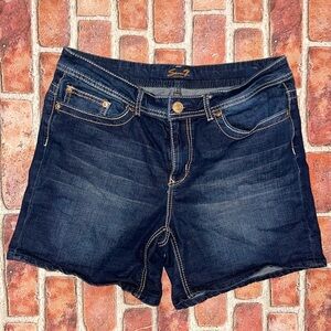 Pre-Owned Seven7 Dark Wash Jean Denim Embroidered Shorts Plus Size 14 Casual